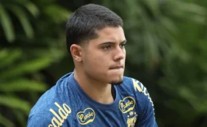 Santos: Crise na posição de centroavante abre espaço para Luca Meirelles e Neymar.