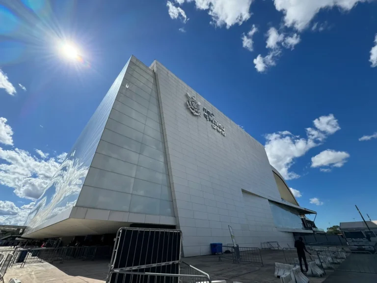 Corinthians afasta gerente da Neo Química Arena após denúncia de assédio moral.