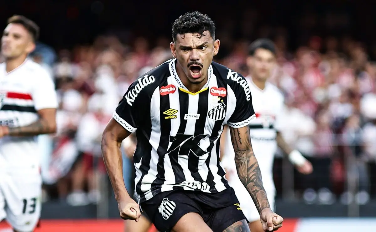 Santos Vence Jogo-Treino com Gols de Jogadores em Busca de Destaque