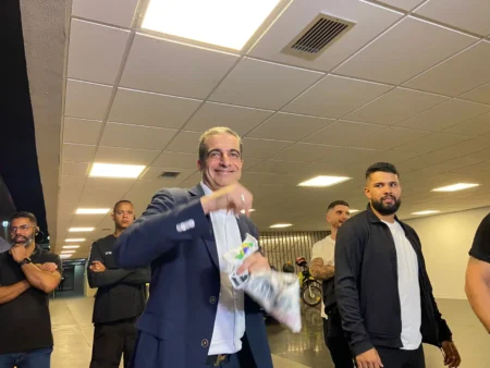 Paiva empolgado com Arthur Cabral e Correa no Botafogo: "Motiva qualquer técnico"
