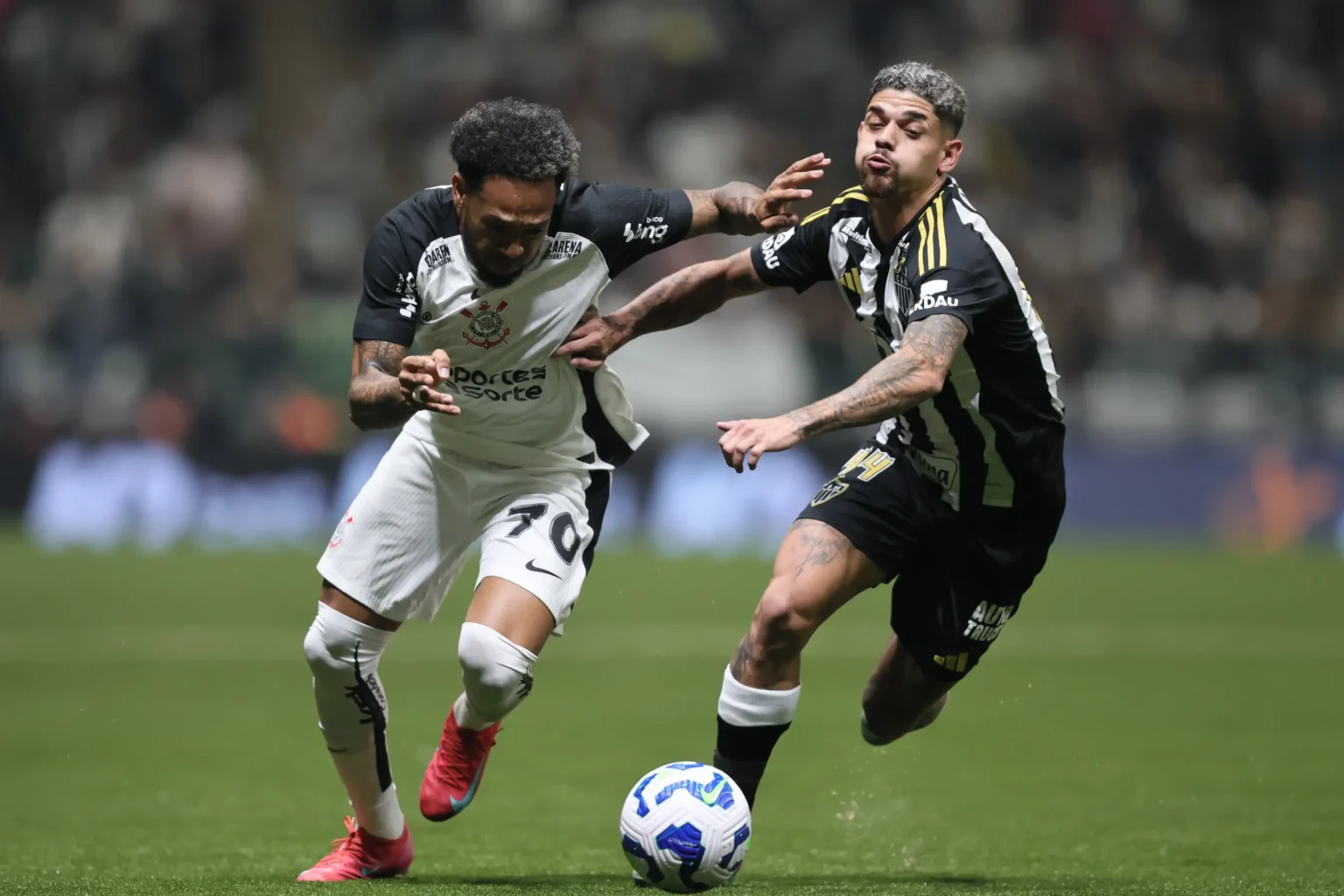 Rubens, do Galo, é o segundo com mais desarmes no Brasileirão