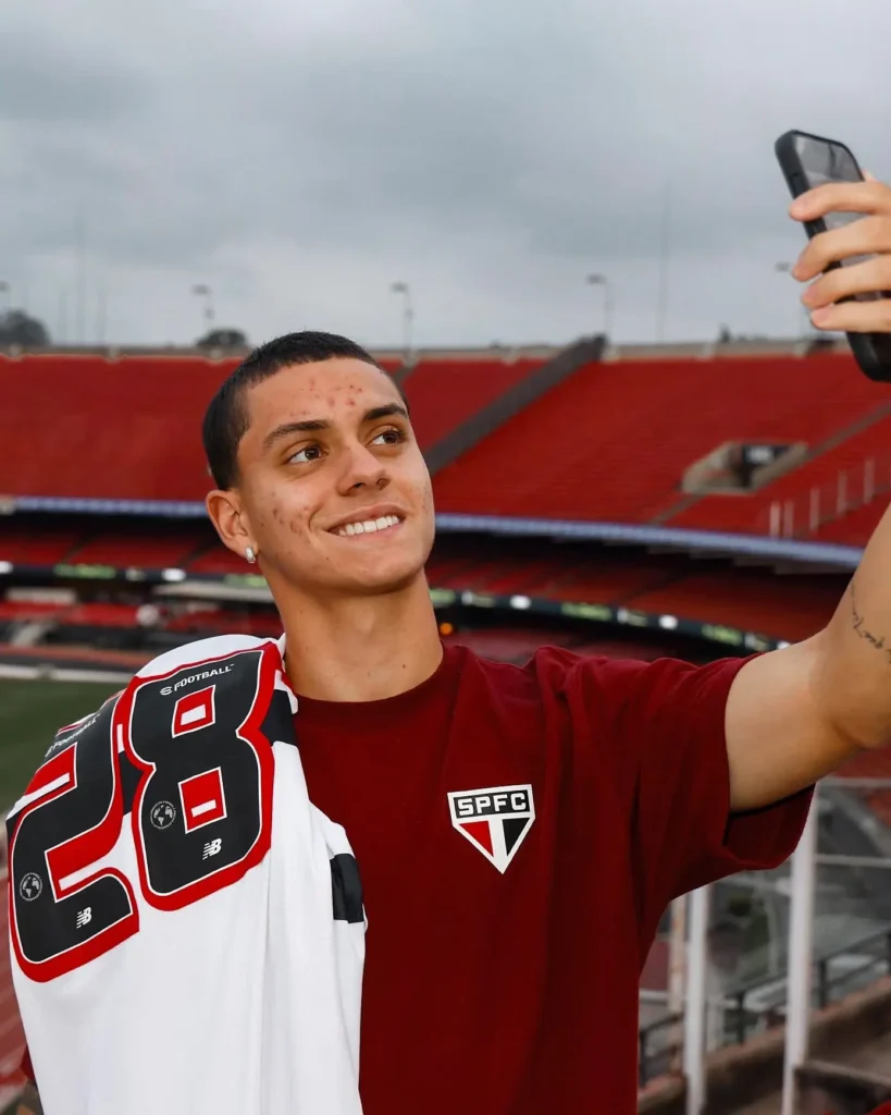 Lucca Lidera Jovens do São Paulo em Curso Online de Gestão Esportiva