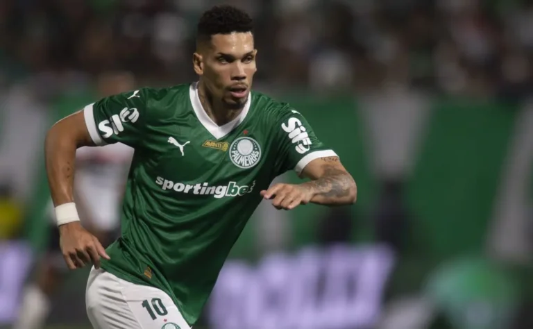 Paulinho Retorna aos Treinos e Anima Fãs do Palmeiras nos EUA