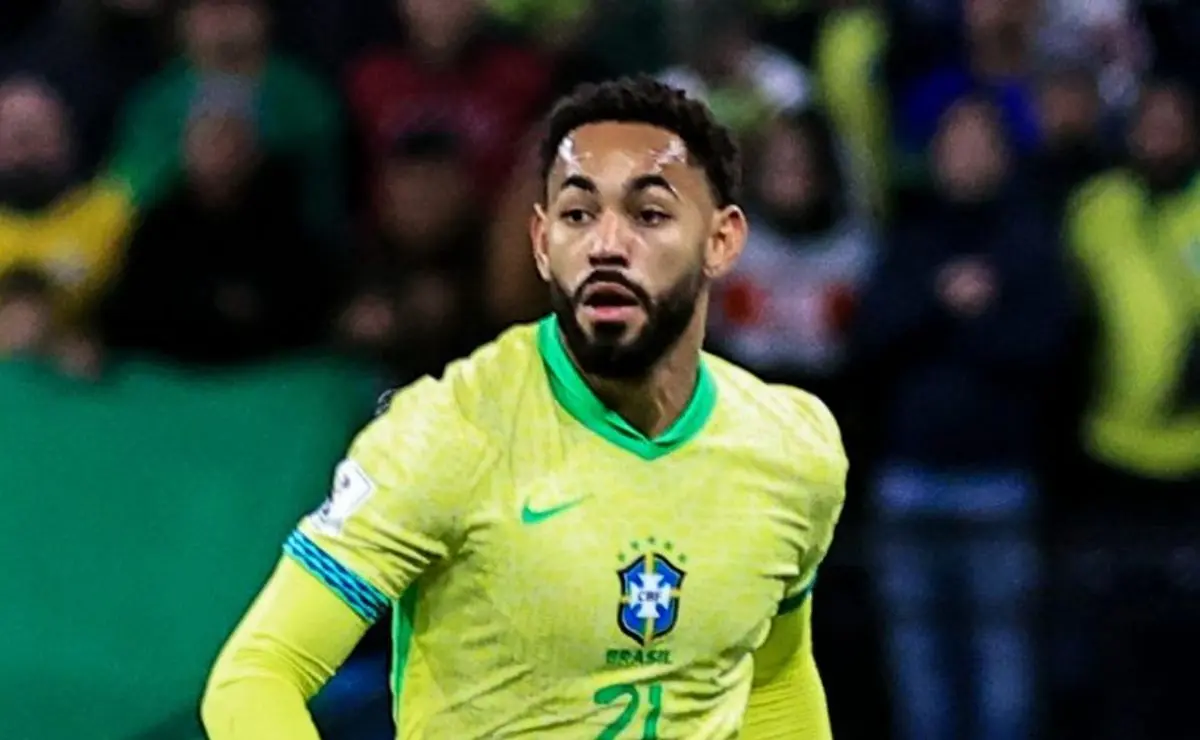 Matheus Cunha se redime com assistência após gol perdido "bizarro".