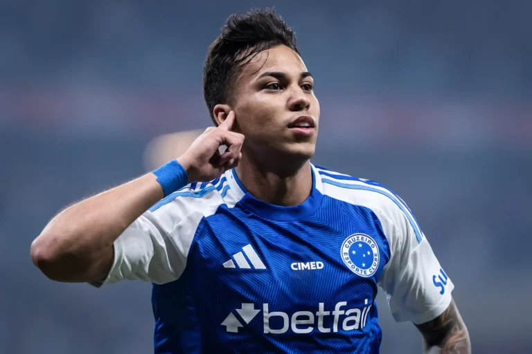 Cruzeiro: Protagonismo Nacional e Candidatura à Liderança do Brasileirão