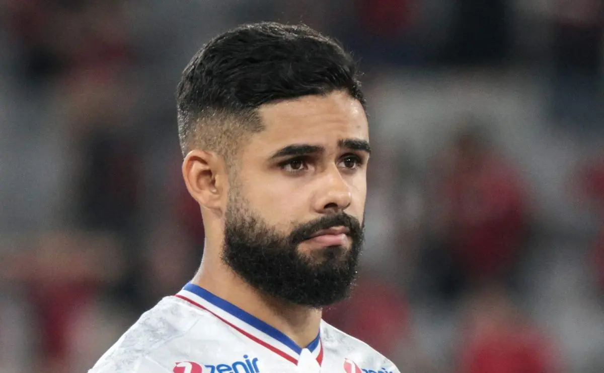 Felipe Jonatan treina à parte no Santos e tem momento exibido antes de duelo com o Fortaleza