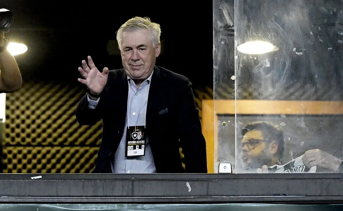Ancelotti abandona partida do Corinthians antes do apito final: reação repercute na web