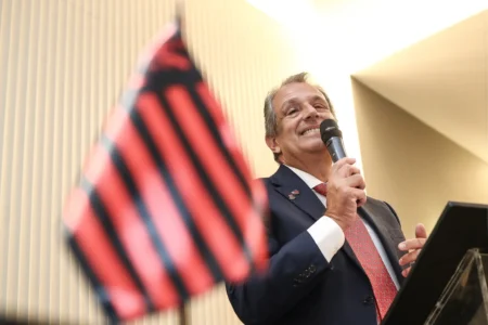 Estrela Amadora critica Flamengo: "Presidente age como se estivesse acima da lei"