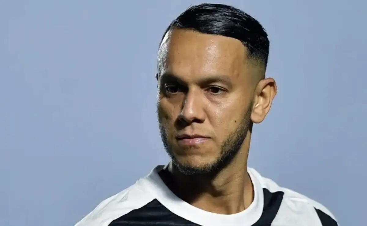 Souza Avalia Mudança de Mentalidade no Vasco sob Diniz e Antecipa Pressão nos Clássicos contra o Flamengo