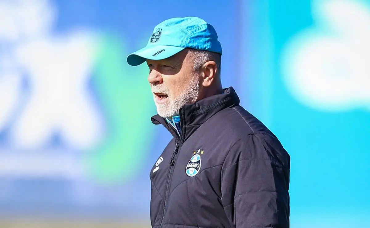 Aravena Desfalca Grêmio Contra Corinthians: Retorno Lesionado da Data FIFA