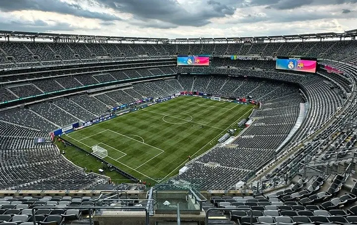 Estádio de Fluminense e Palmeiras na NFL: gramado natural em vez de sintético após críticas