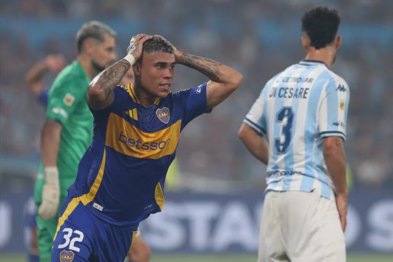 Riquelme mantém esperanças em visto americano para zagueiro do Boca Juniors envolvido em acusação de roubo
