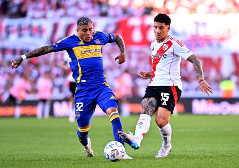 Zagueiro do Boca Juniors Obtém Visto Americano e Irá Jogar o Mundial de Clubes