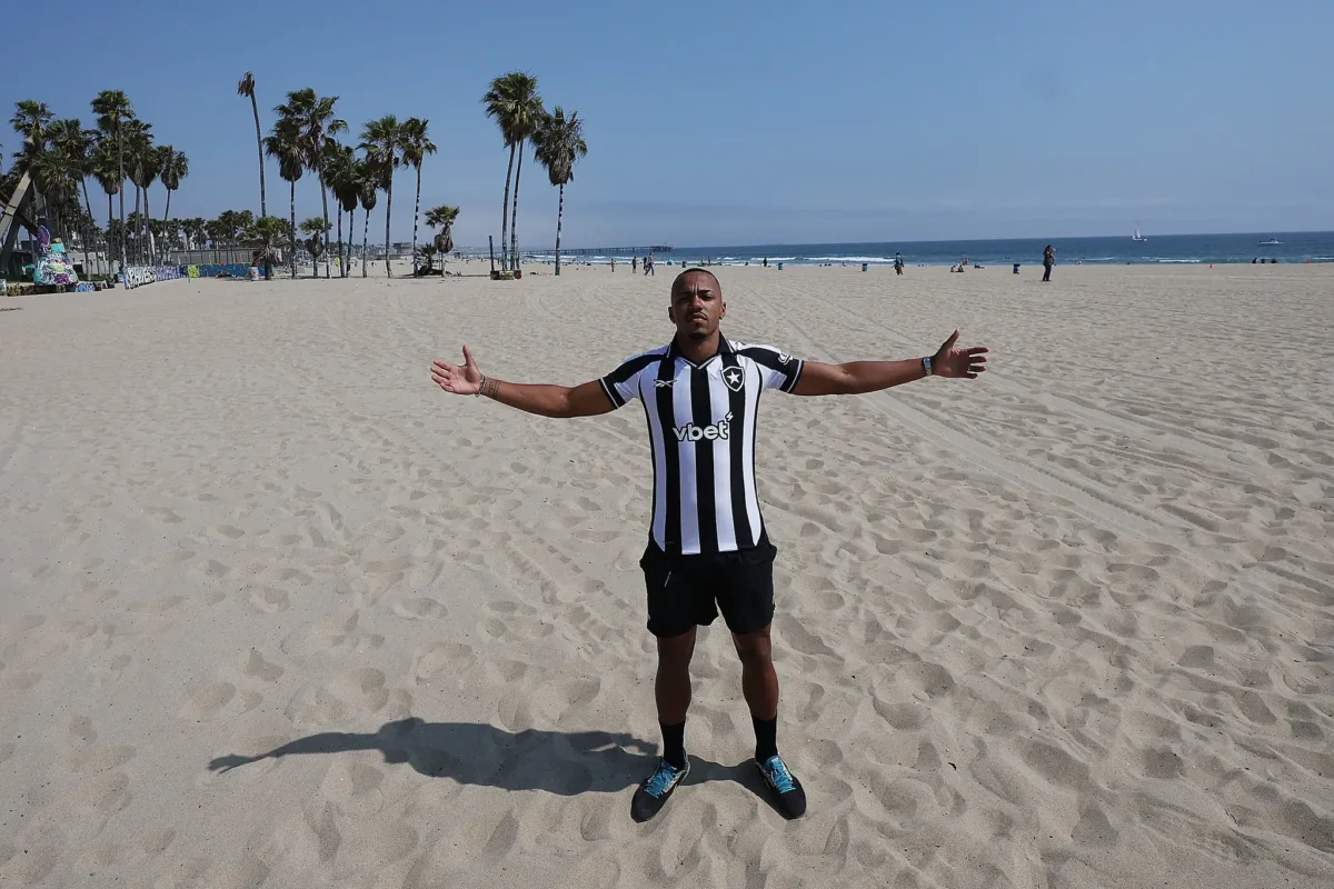 Marlon sonha com Copa e projeta Botafogo: "Conquistamos tudo com luta"