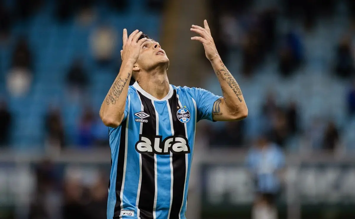 Grêmio estende sequência sem vitória contra o Corinthians após novo empate no Brasileirão