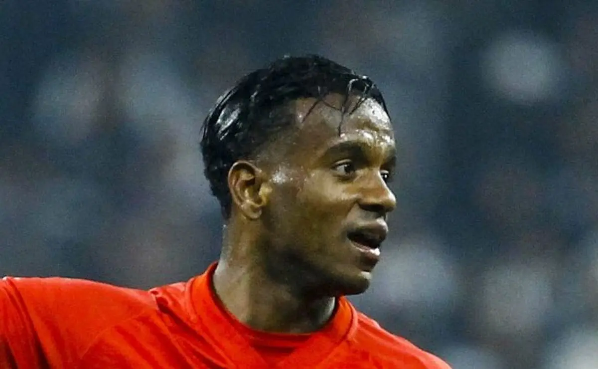 Vasco desiste de Helinho após decisão do Toluca-MEX e empréstimo é vetado