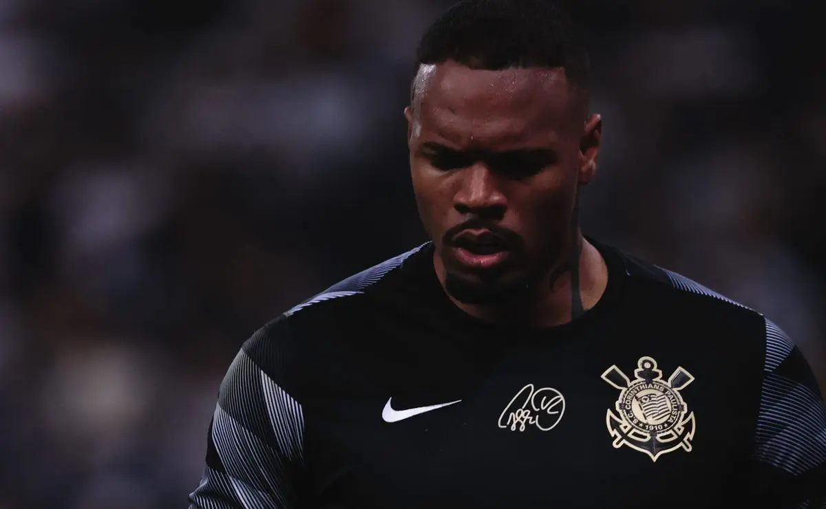 Carlos Miguel se pronuncia sobre saída do Corinthians e envia mensagem à torcida