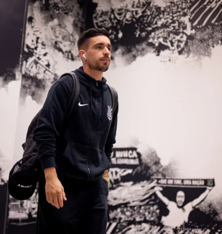 Corinthians: Igor Coronado é novamente preterido por Dorival e futuro é incerto