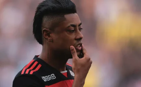 Apostador confessa saber sobre cartão de Bruno Henrique antes do jogo do Flamengo.