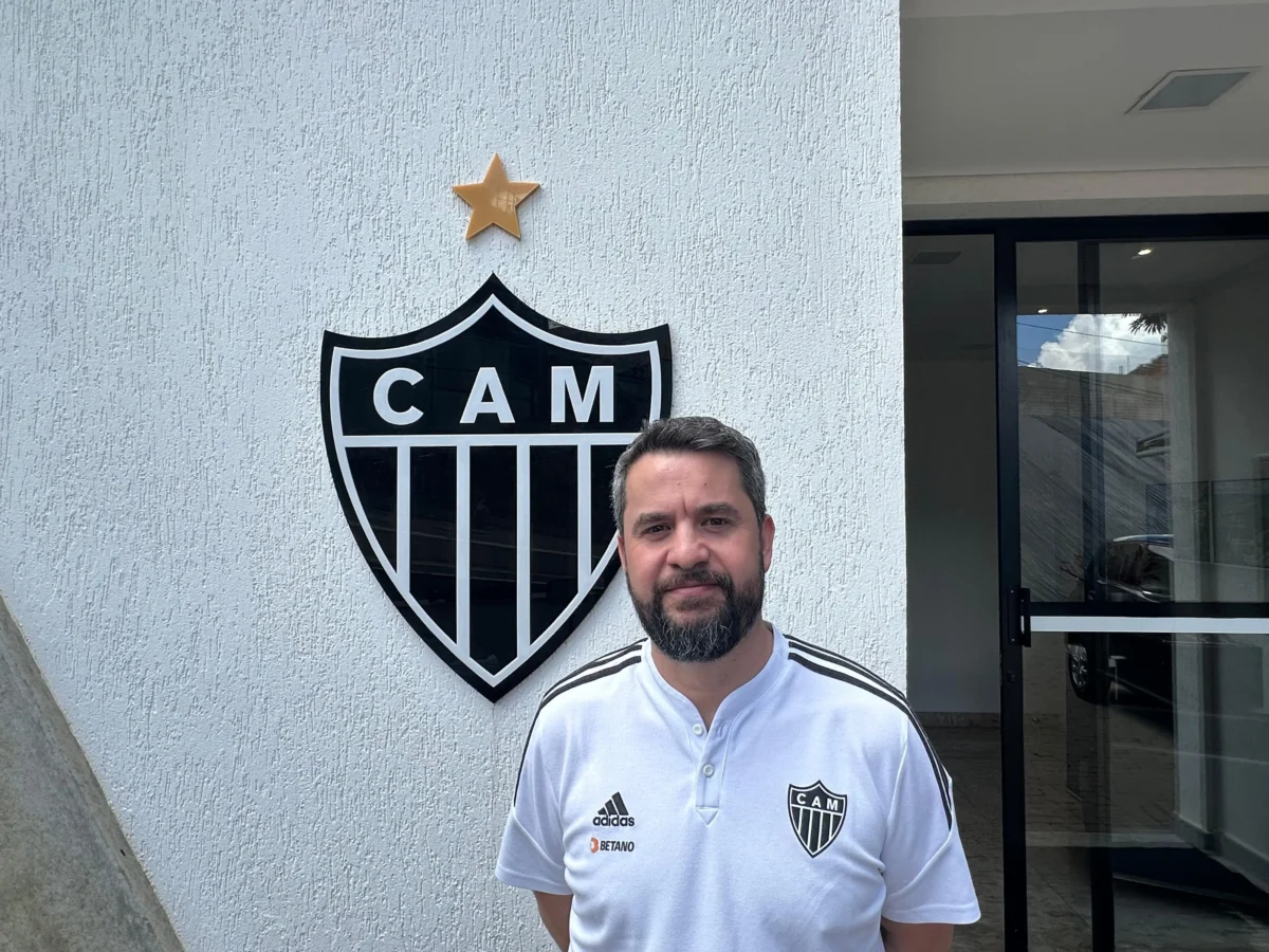 Saída de gerente de mercado do Atlético-MG: aceitação de proposta estrangeira