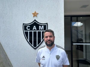 Saída de gerente de mercado do Atlético-MG: aceitação de proposta estrangeira
