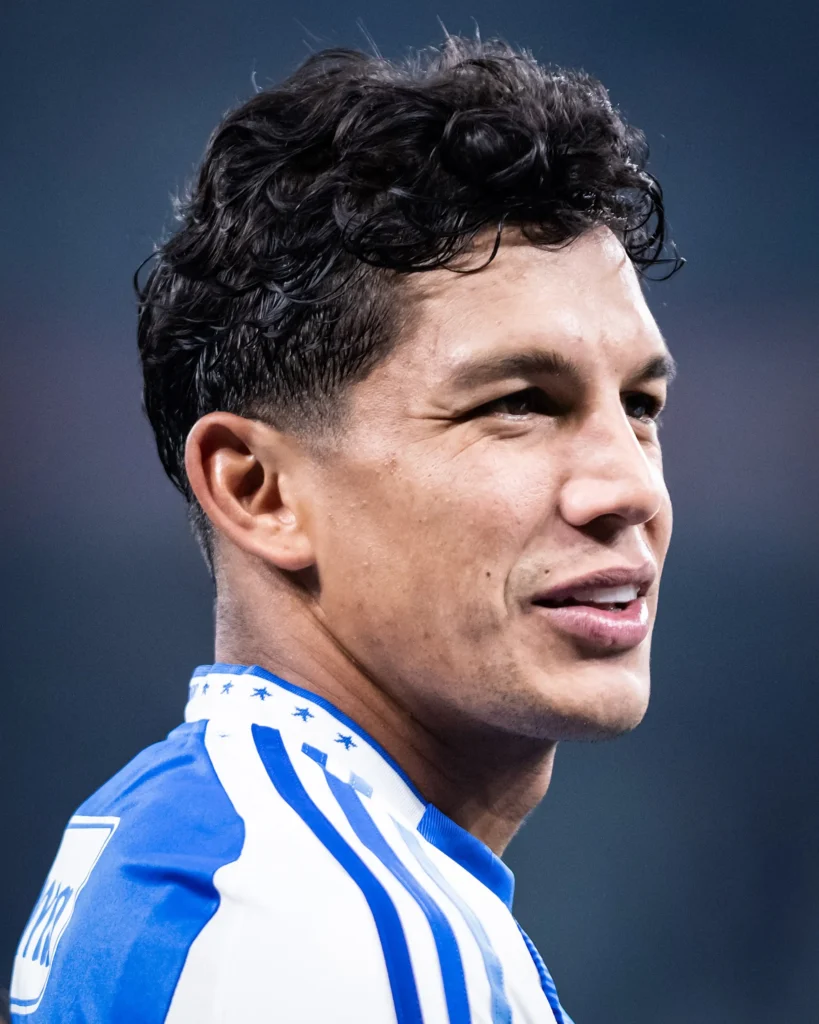 Volante do Cruzeiro revela planos para a carreira pós-aposentadoria