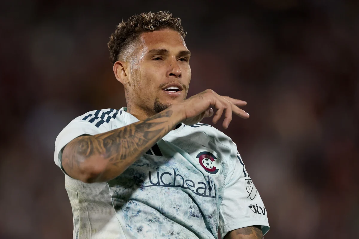 Navarro, ex-jogador de Botafogo e Palmeiras, analisa rivais e aponta os melhores estádios da Copa.