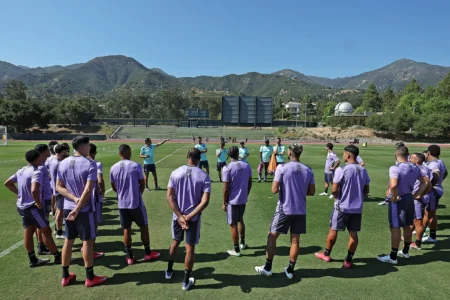 Botafogo na Copa: Renato Paiva preserva base titular; Savarino em observação