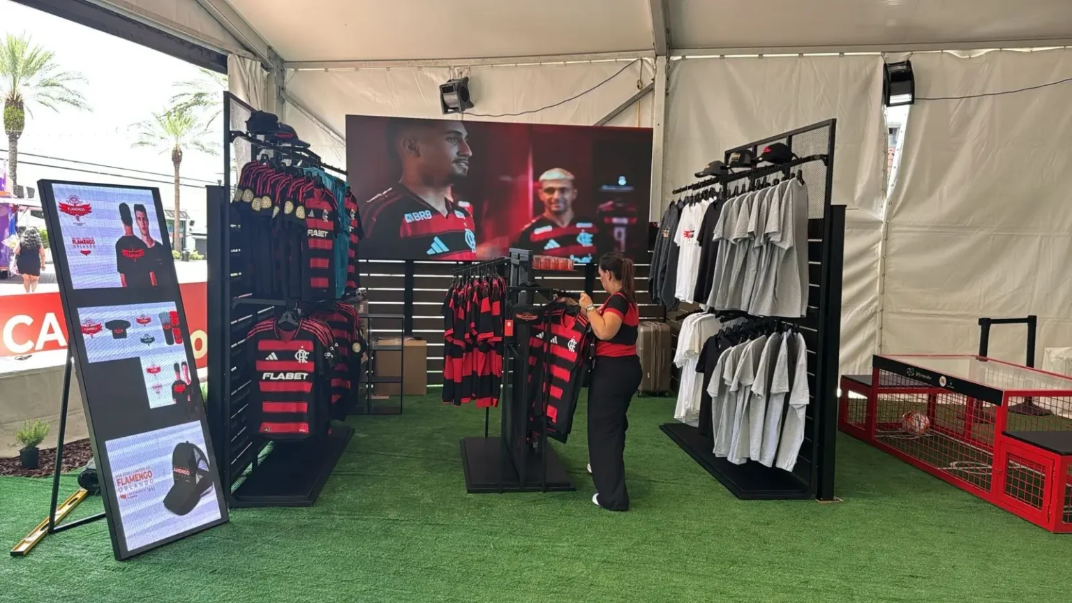 Flamengo: Inauguração de ponto de encontro da torcida nos EUA para o Mundial de Clubes (com fotos)