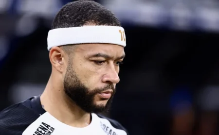 Memphis Depay aceita proposta do Besiktas-TUR, diz site