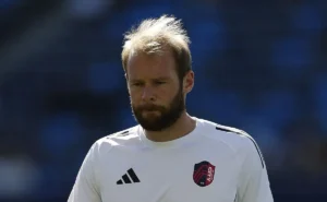 Klauss marca três gols na MLS: torcida do Grêmio debate contratação