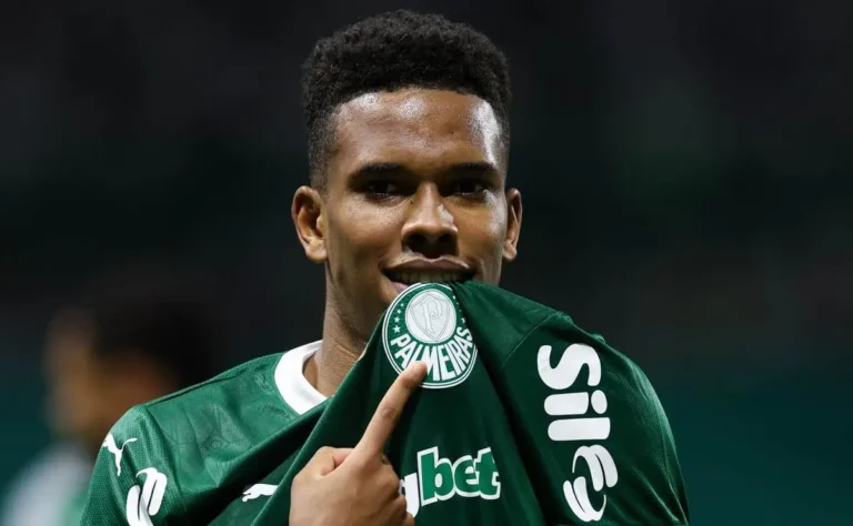 IA prevê vitória do Palmeiras sobre o Porto no Mundial de Clubes, com menção a Estêvão.