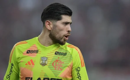 Rossi Minimiza Favoritismo do Flamengo Contra o Espérance no Mundial de Clubes