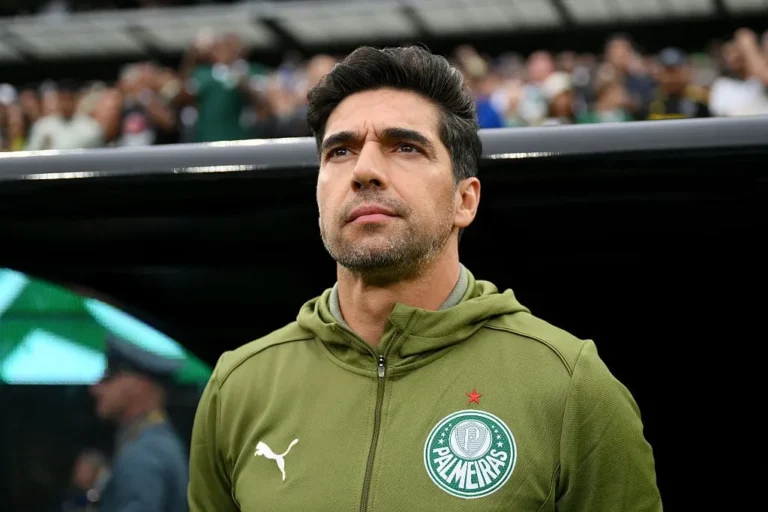 Abel lamenta resultado com Porto e exalta Palmeiras na estreia da Copa: "Fomos muito superiores"