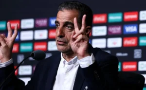 Renato Paiva analisa dificuldades do Botafogo devido à baixa posse de bola.
