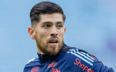 Rossi comenta a concorrência com Matheus Cunha no Flamengo: "Só um joga".