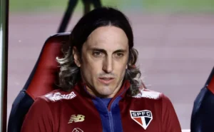 Crespo é o favorito para substituir Zubeldía no São Paulo.