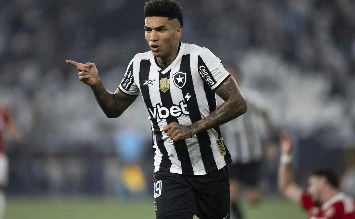 Textor se compromete com substituto à altura de Igor Jesus para Renato Paiva em caso de saída do atacante do Botafogo