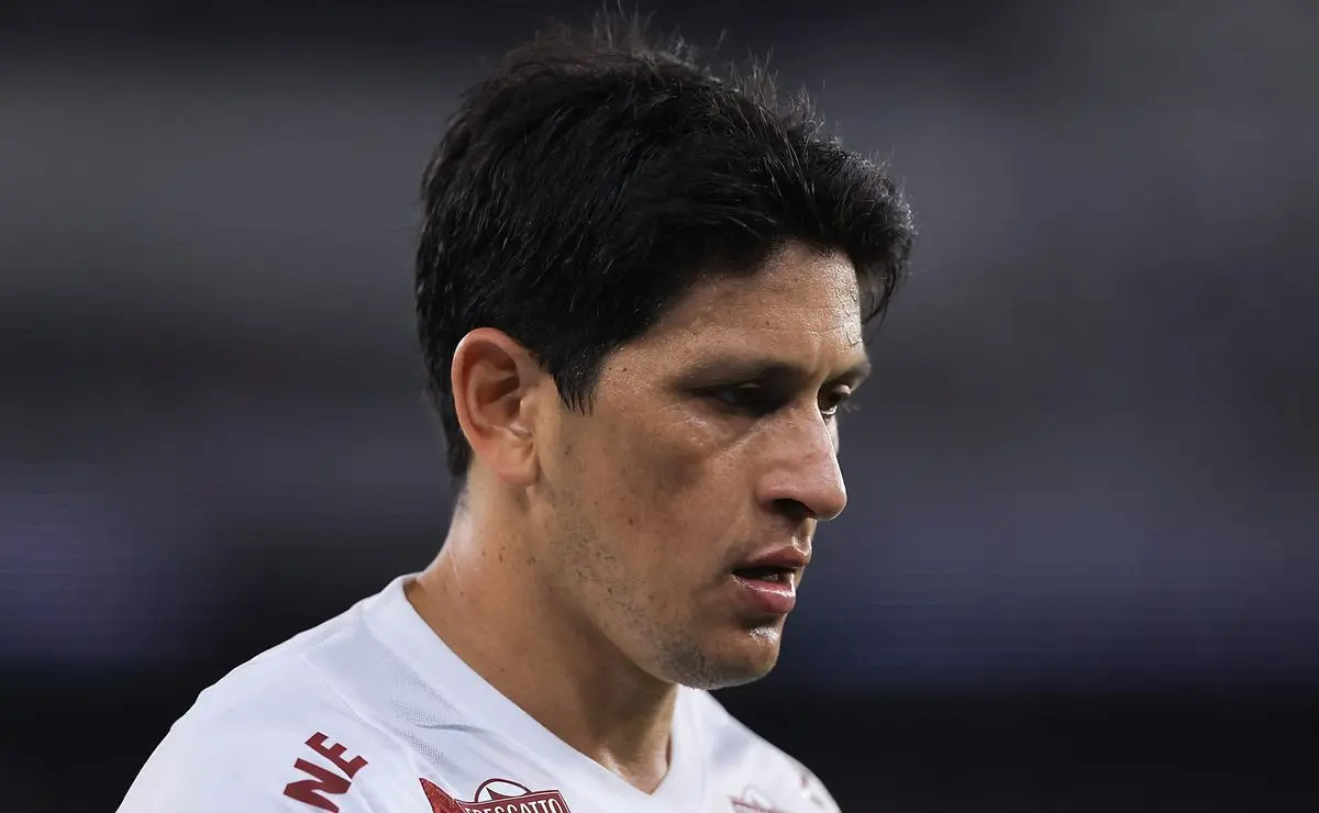 Renato Gaúcho Inicia Mundial de Clubes com Cano no Banco: A Surpresa