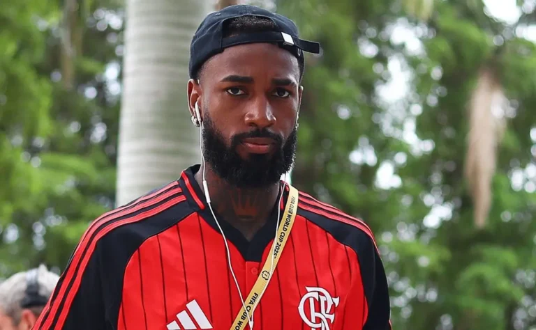 Gerson anuncia saída do Flamengo em conversa no vestiário