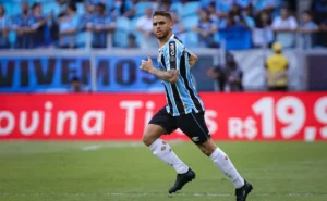 Mano Menezes deve negociar Cuéllar na próxima janela de transferências