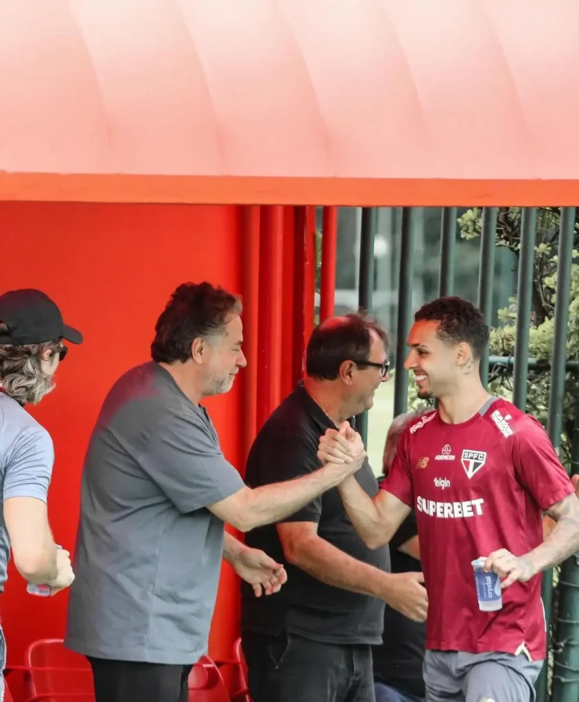 Matheus Alves: Próximo da venda, atleta não se reapresenta ao São Paulo