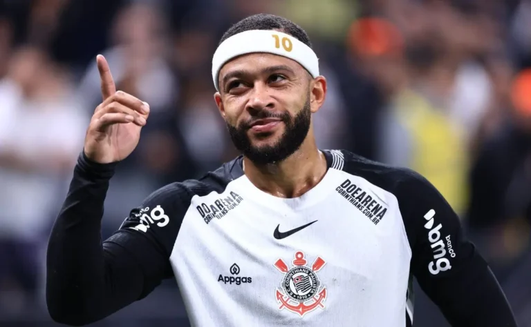 Memphis, reforço do Santos para parceria com Neymar, agrada torcedores após passagem por rival