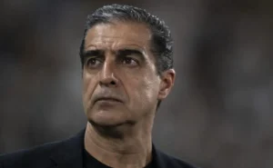 Paiva Diferencia Sistema Defensivo do Botafogo de Retranca Diante do PSG
