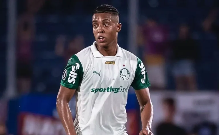 Palmeirenses se irritam com Vanderlan no Mundial e pedem: “Deixem-no na Disney”