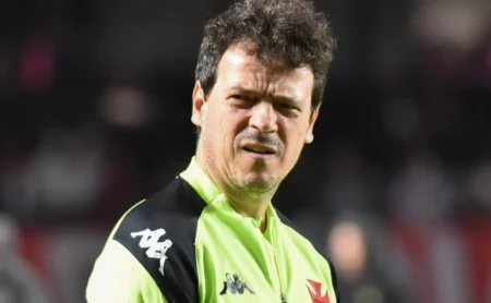 Pirani enaltece trabalho de Diniz no Fluminense, enquanto é sondado pelo Vasco