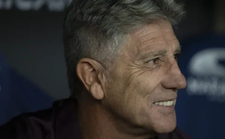 Renato Gaúcho Conquista Apoio da Torcida do Grêmio Após Derrota do Fluminense no Mundial: "A Culpa Era Dele?"