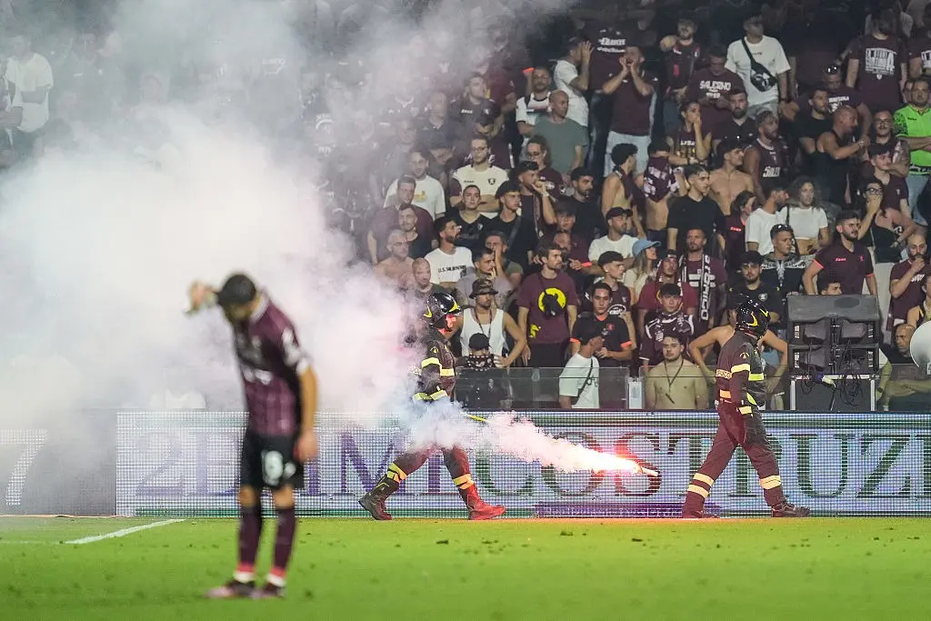 Sampdoria Escapa do Rebaixamento em Jogo Marcado por Tumulto