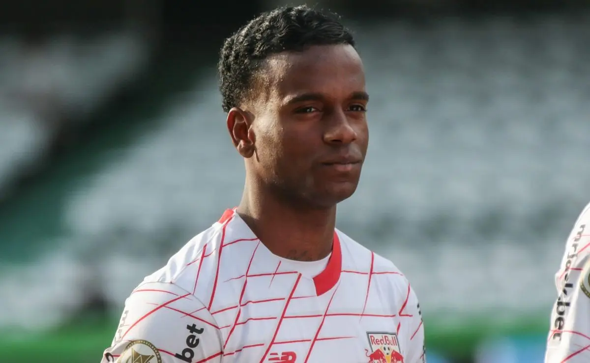 Santos Avalia Contratação de Helinho com Interesse de Alexandre Mattos