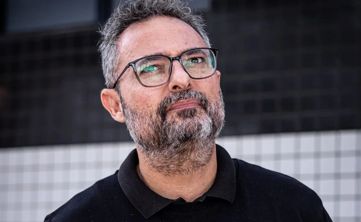 Santos Busca Reforços Livres Após Mudança de Perfil Definida por Alexandre Mattos